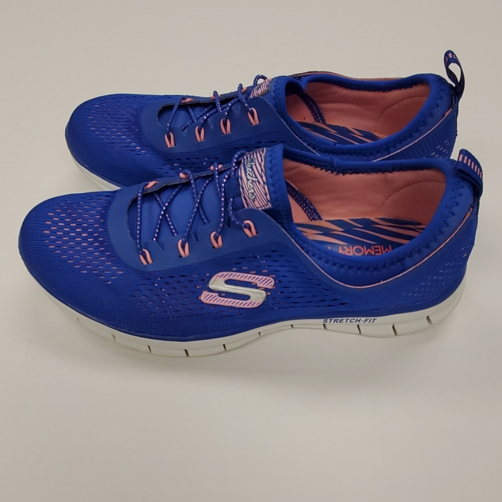 Skechers